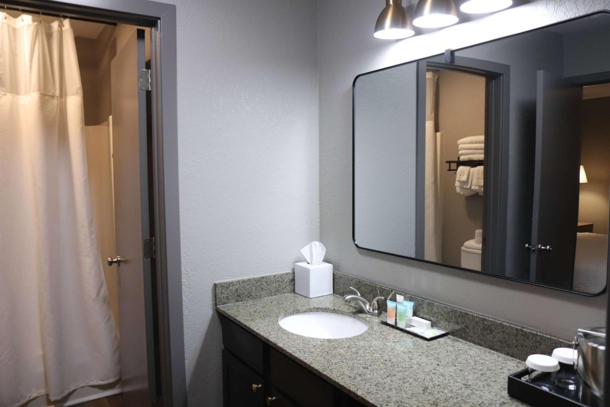 Eastland Suites Hotel & Conference Center Bloomington Eksteriør billede