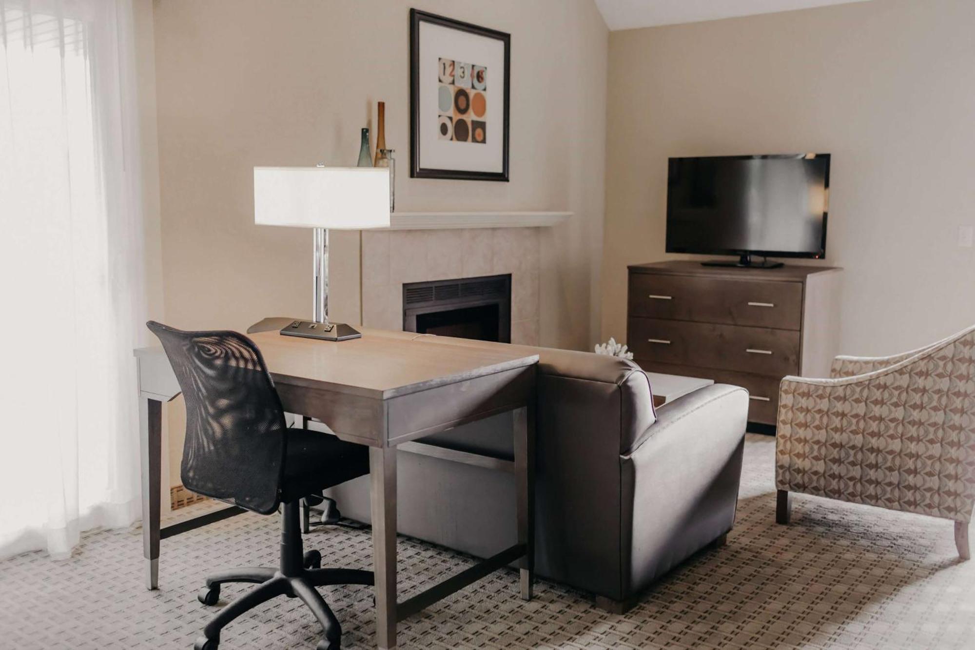 Eastland Suites Hotel & Conference Center Bloomington Eksteriør billede