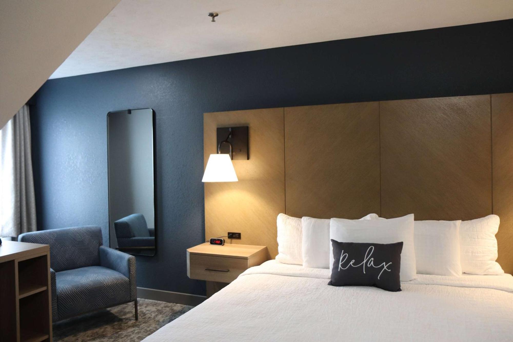 Eastland Suites Hotel & Conference Center Bloomington Eksteriør billede